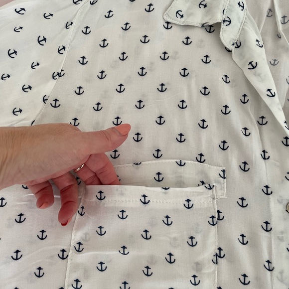 Just Living white anchor print button up roll tab sleeve shirt, size L marine - Picture 9 of 16